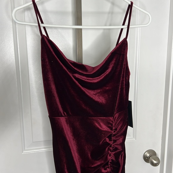 🔴 Liz & Sara Velvet Evening Dress NWT - Picture 3 of 7